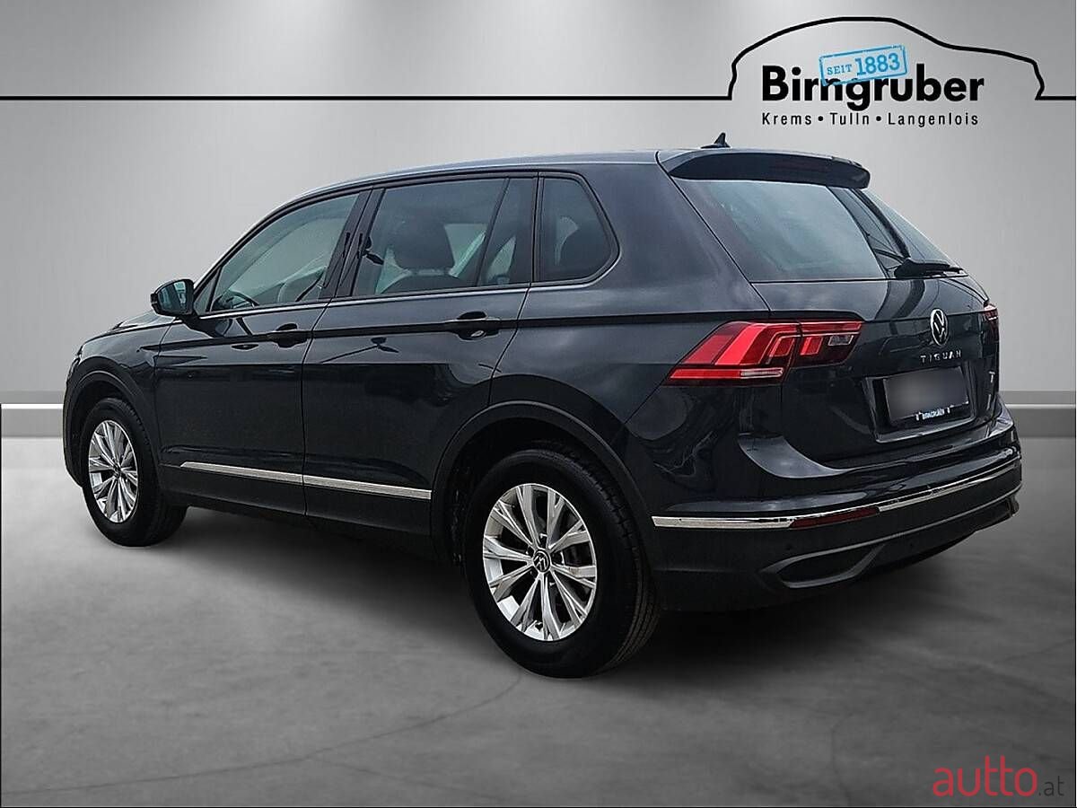 2023' Volkswagen Tiguan photo #4