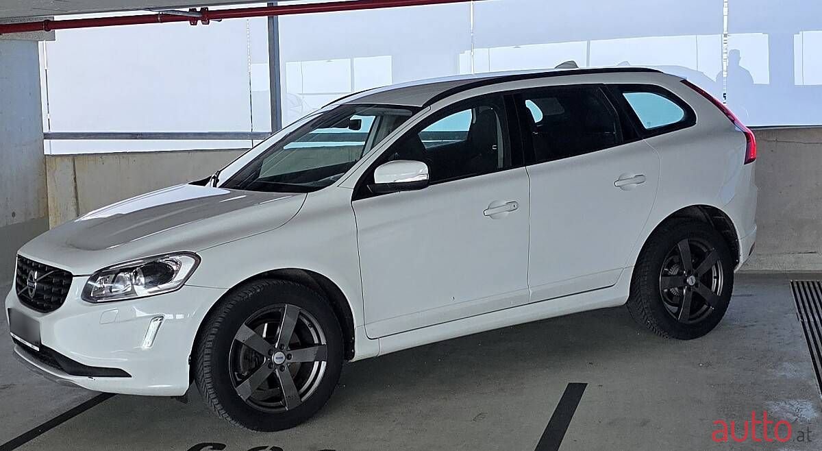 2017' Volvo XC60 photo #2
