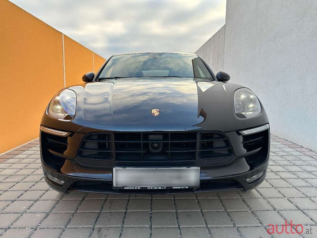 2016' Porsche Macan photo #2