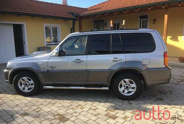 2002' Hyundai Terracan photo #1