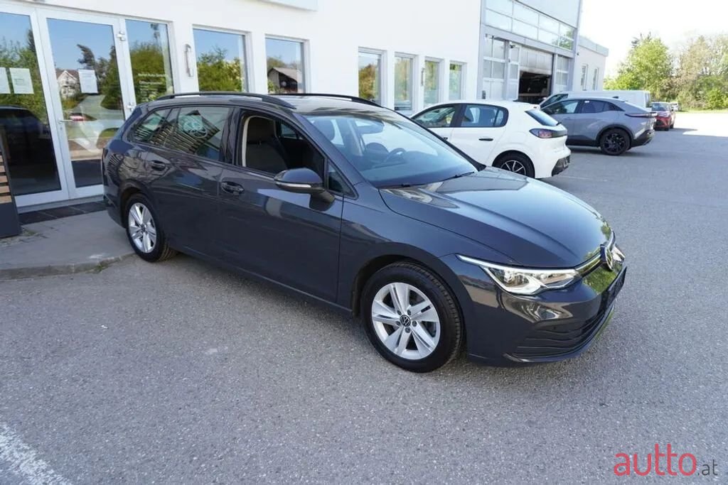 2023' Volkswagen Golf photo #6