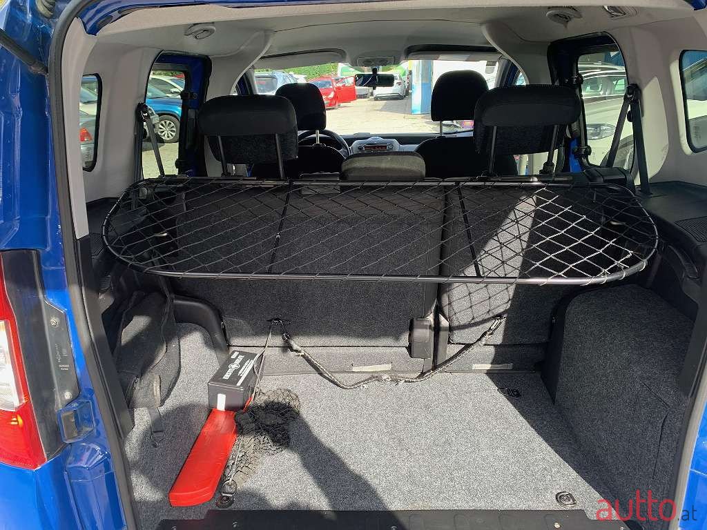 2011' Fiat QUBO Fiorino photo #6