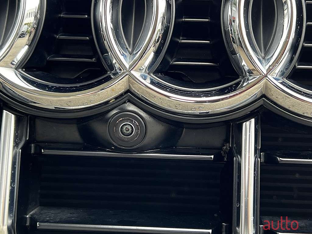 2020' Audi Q3 photo #5