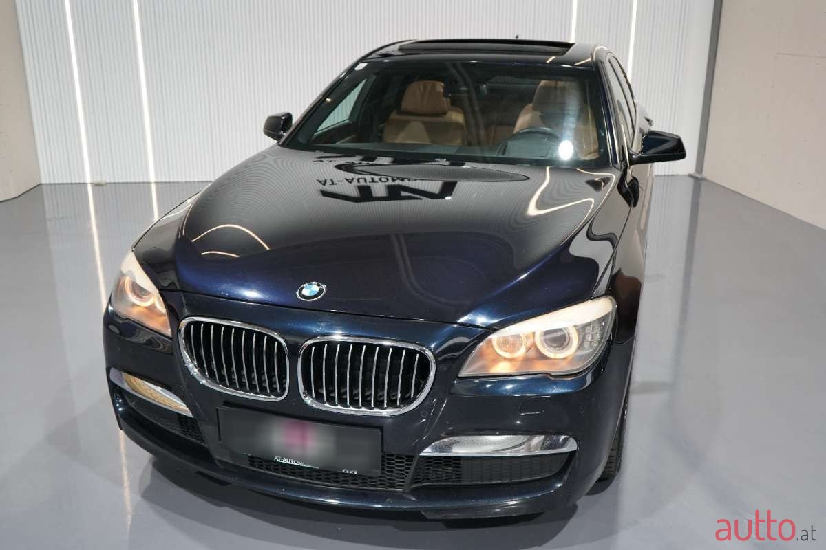 2011' BMW 7Er-Reihe photo #3