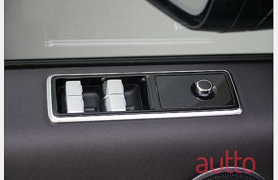 2018' Land Rover Range Rover Sport photo #5