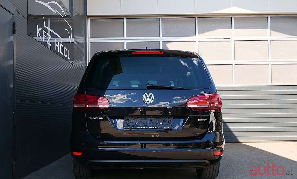 2016' Volkswagen Sharan photo #3