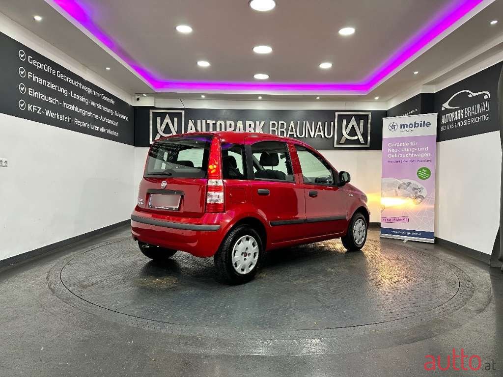 2011' Fiat Panda photo #6