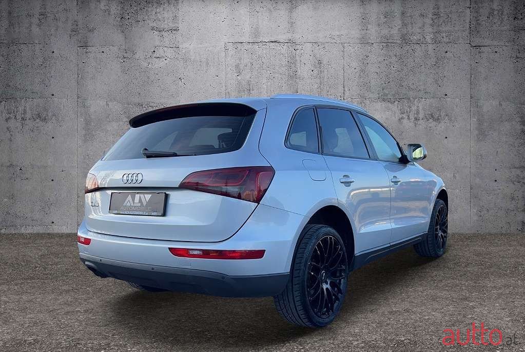 2010' Audi Q5 photo #4