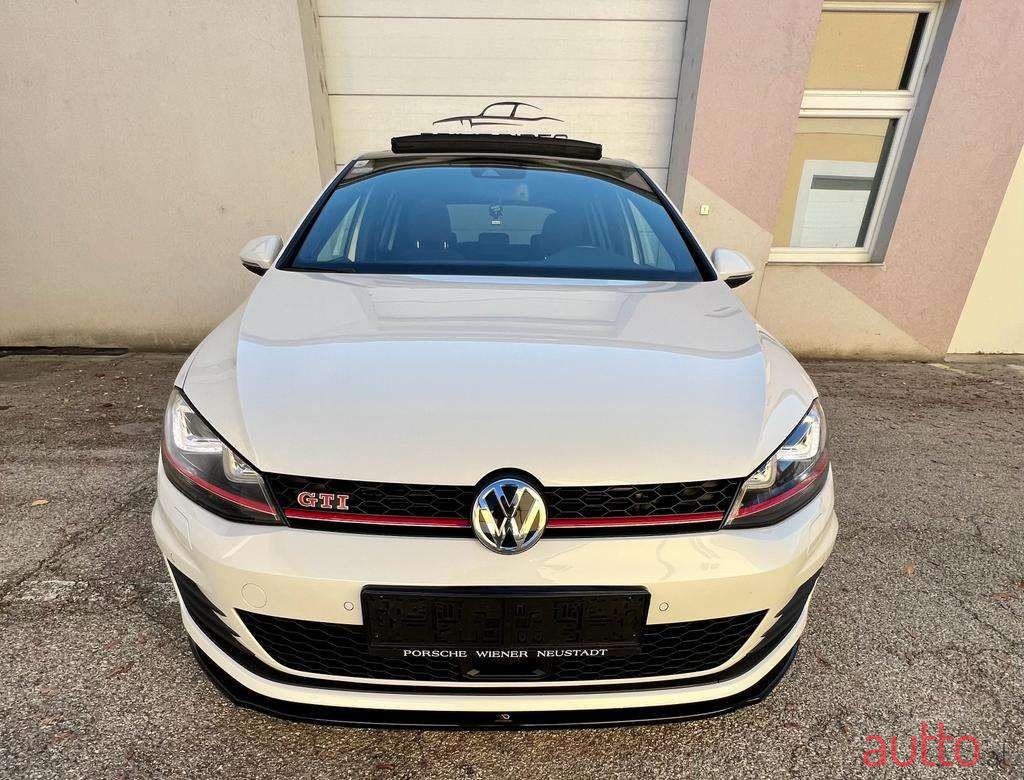 2016' Volkswagen Golf photo #1