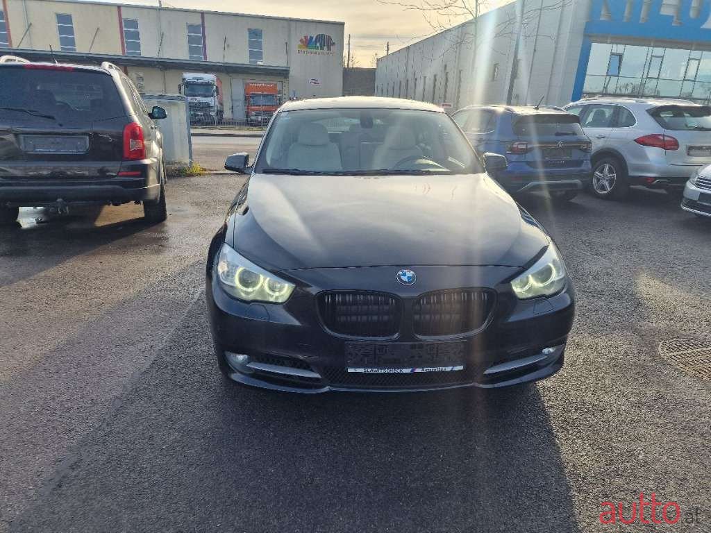 2011' BMW 5Er-Reihe photo #2