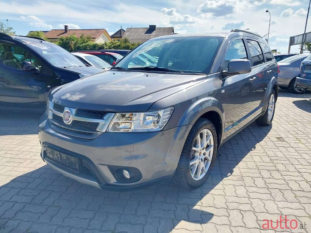 2012' Fiat Freemont photo #5