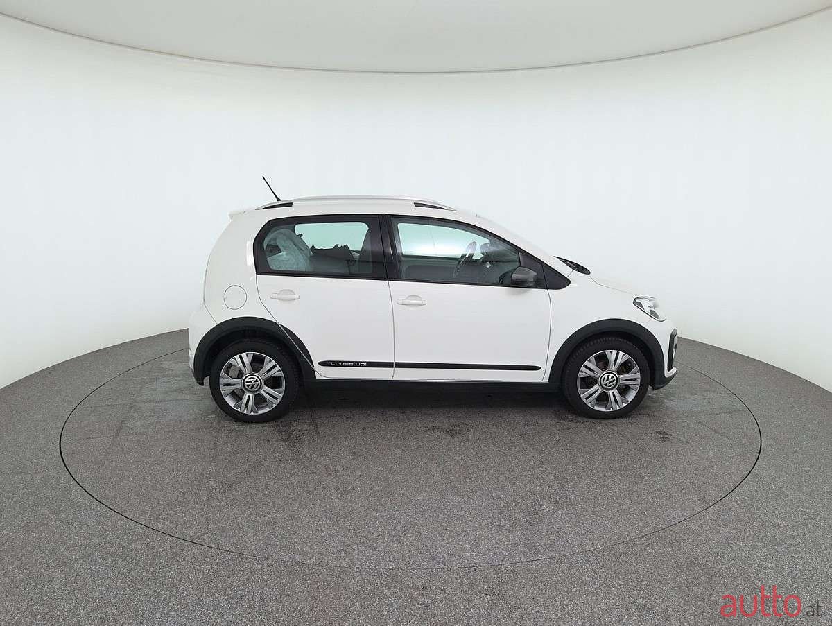 2017' Volkswagen Up! photo #3