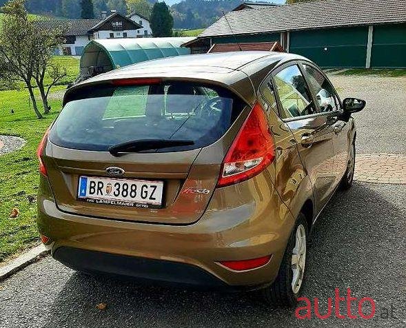 2012' Ford Fiesta photo #2