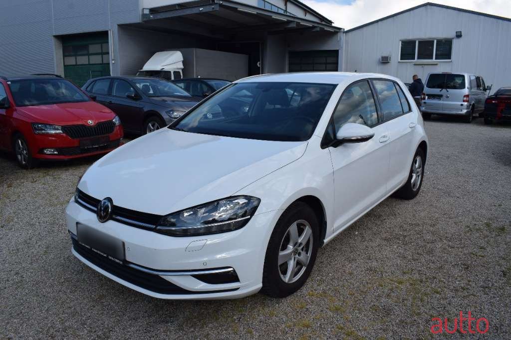 2018' Volkswagen Golf photo #1