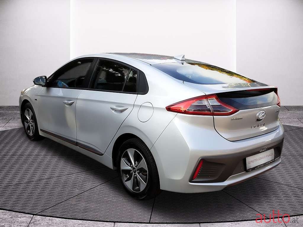 2018' Hyundai Ioniq photo #3
