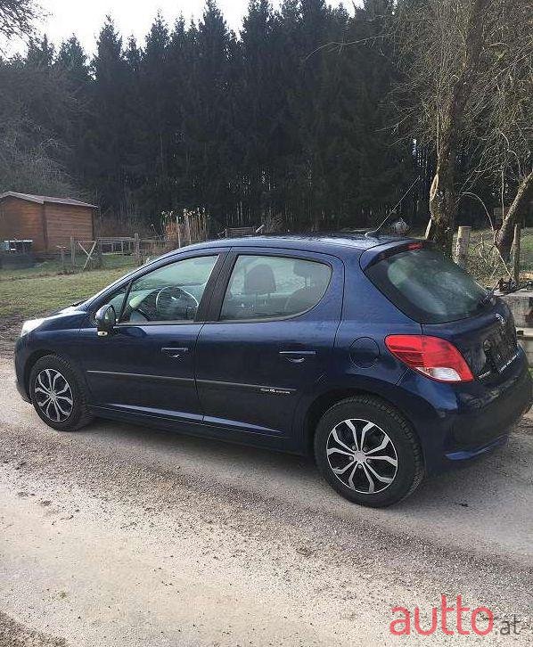 2010' Peugeot 207 photo #1