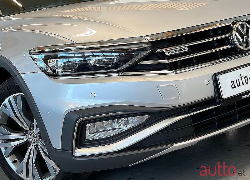 2020' Volkswagen Passat photo #4