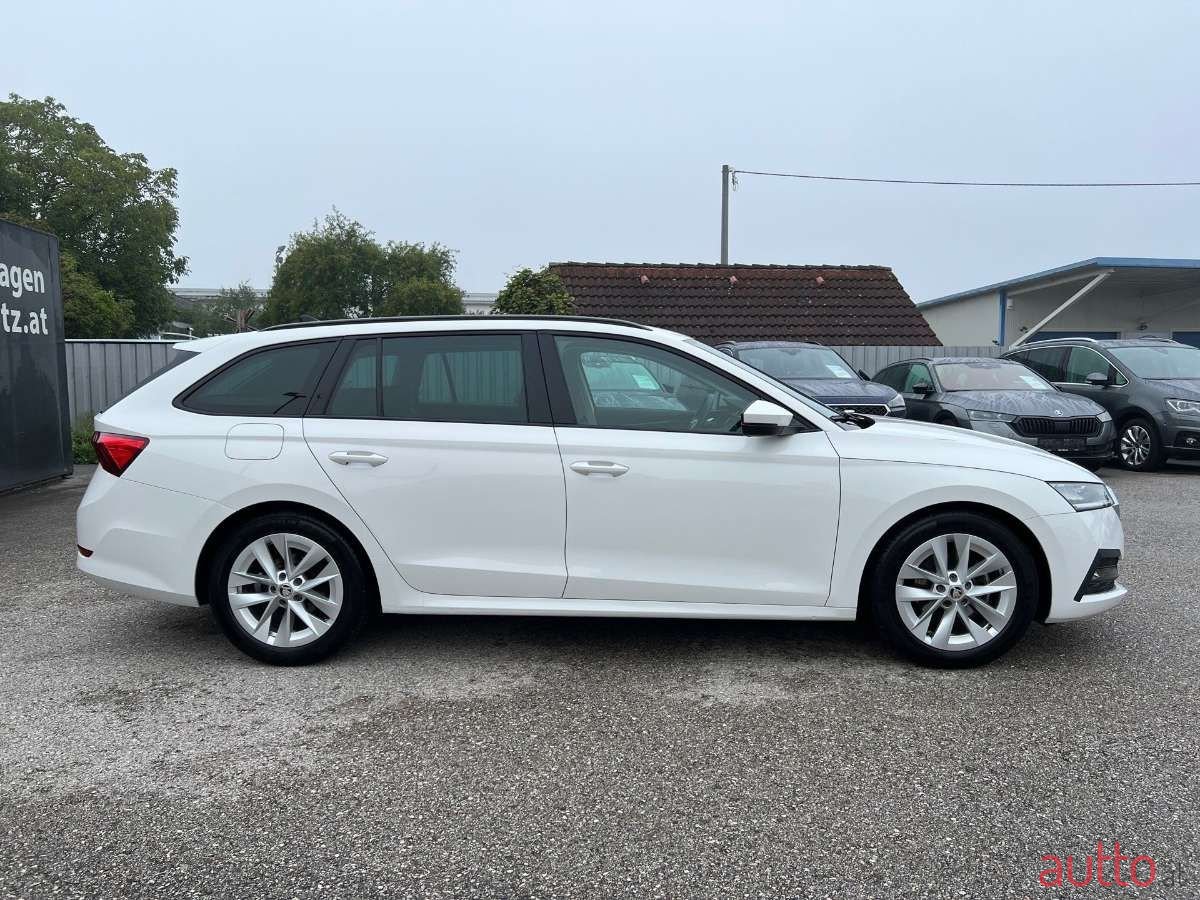 2022' Skoda Octavia photo #2