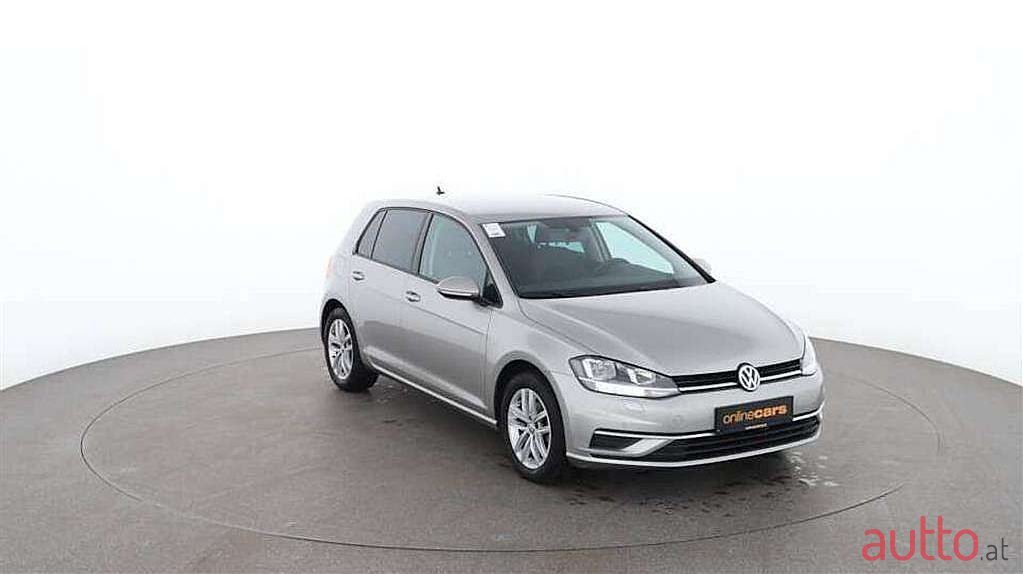 2019' Volkswagen Golf photo #6