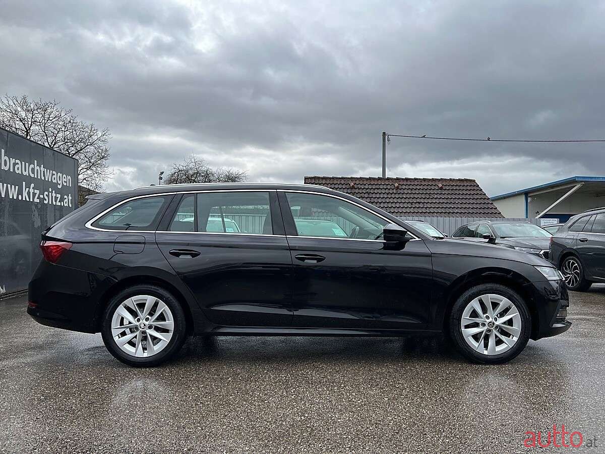 2022' Skoda Octavia photo #2
