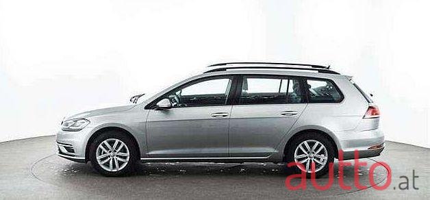 2019' Volkswagen Golf photo #1