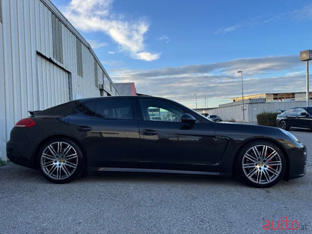 2013' Porsche Panamera photo #5