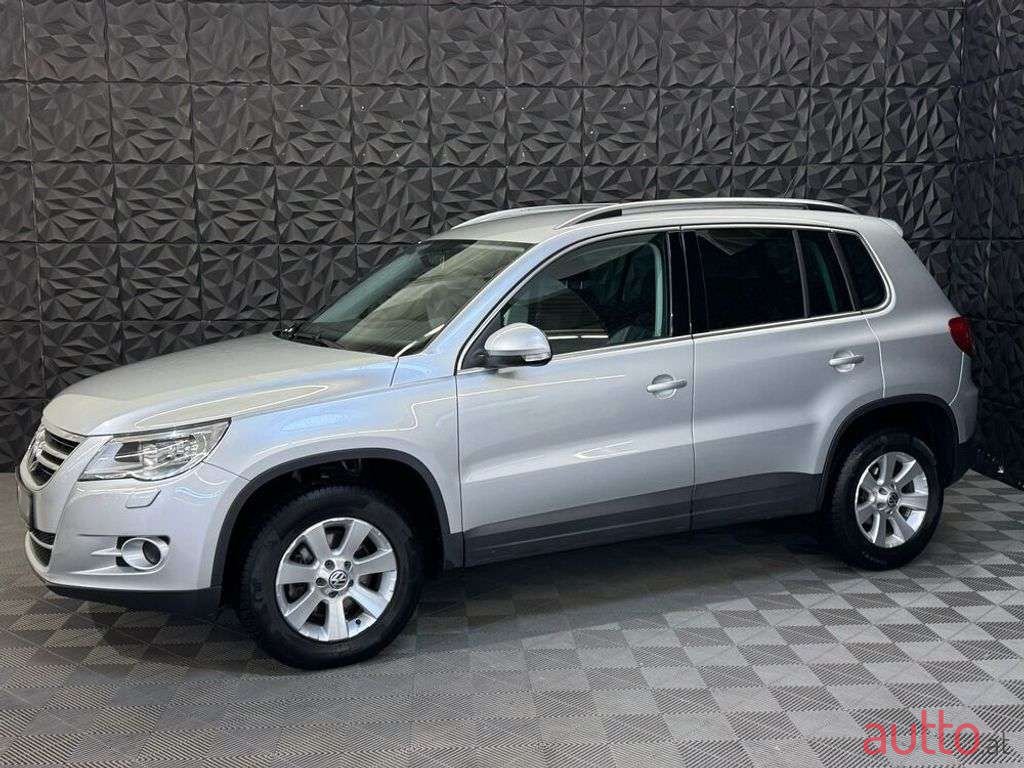 2008' Volkswagen Tiguan photo #3