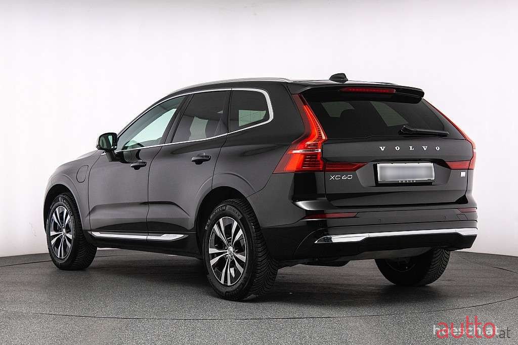 2023' Volvo XC60 photo #2