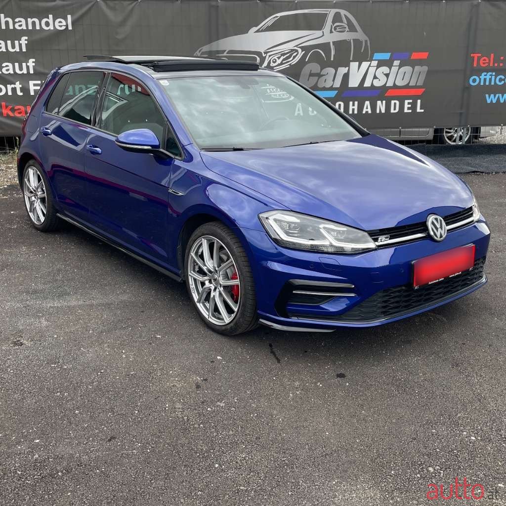 2017' Volkswagen Golf photo #5