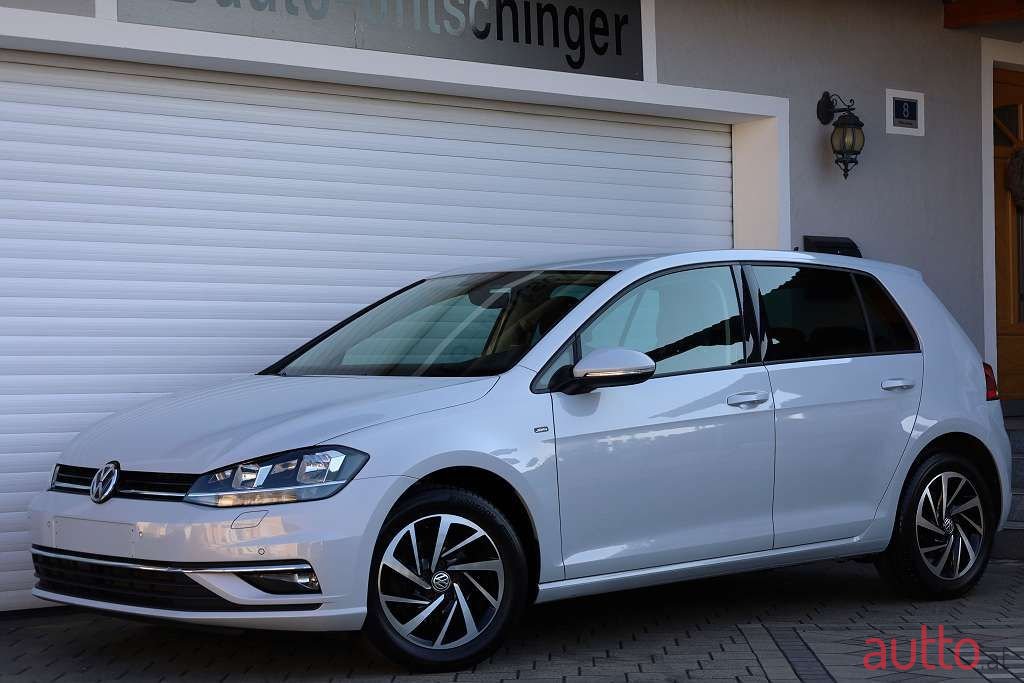 2018' Volkswagen Golf photo #1