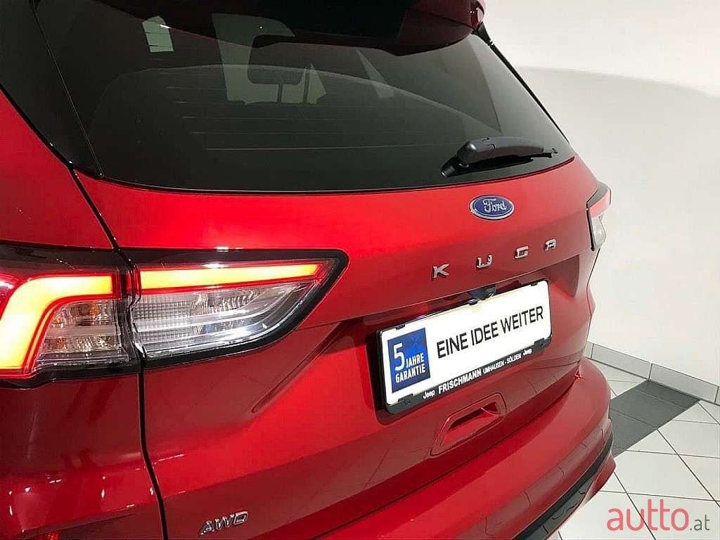 2022' Ford Kuga photo #2