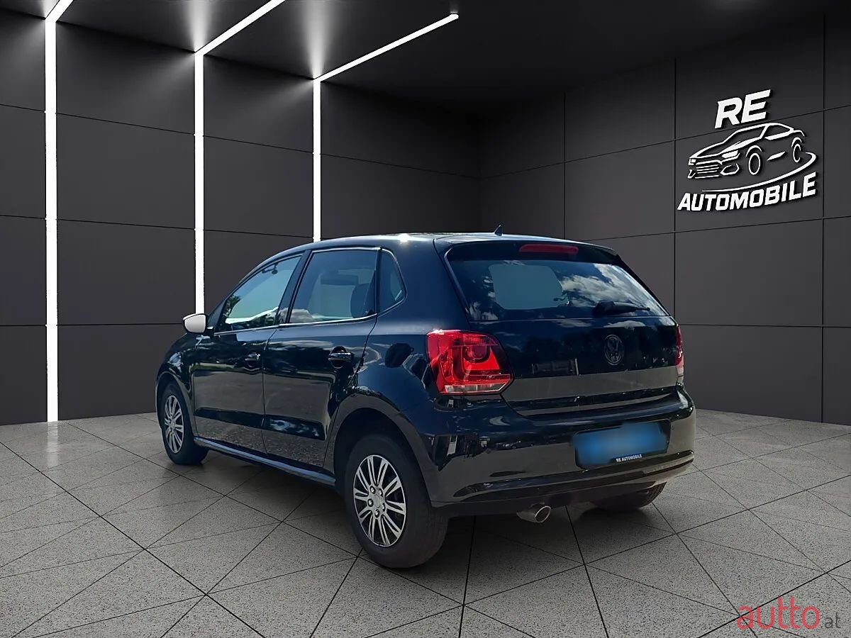 2013' Volkswagen Polo photo #6