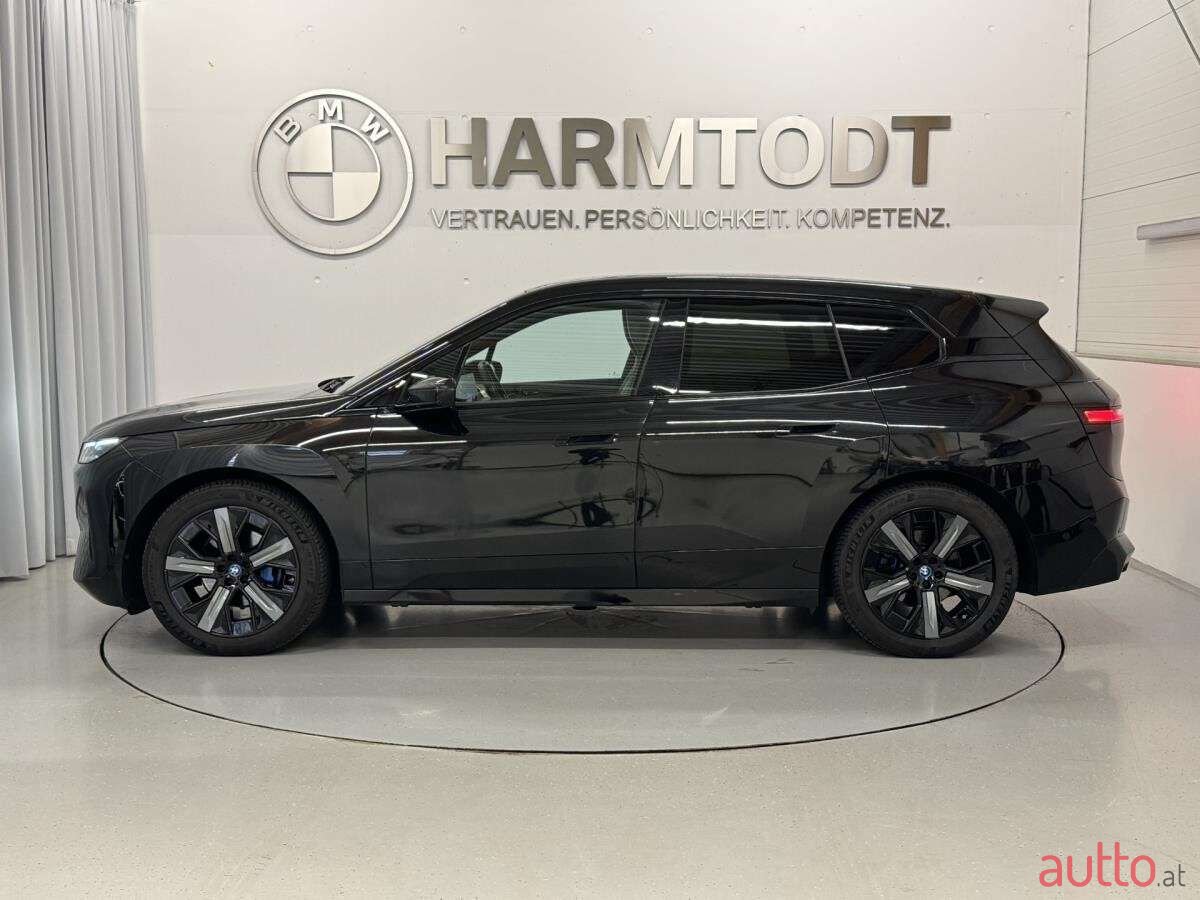 2022' BMW iX photo #2