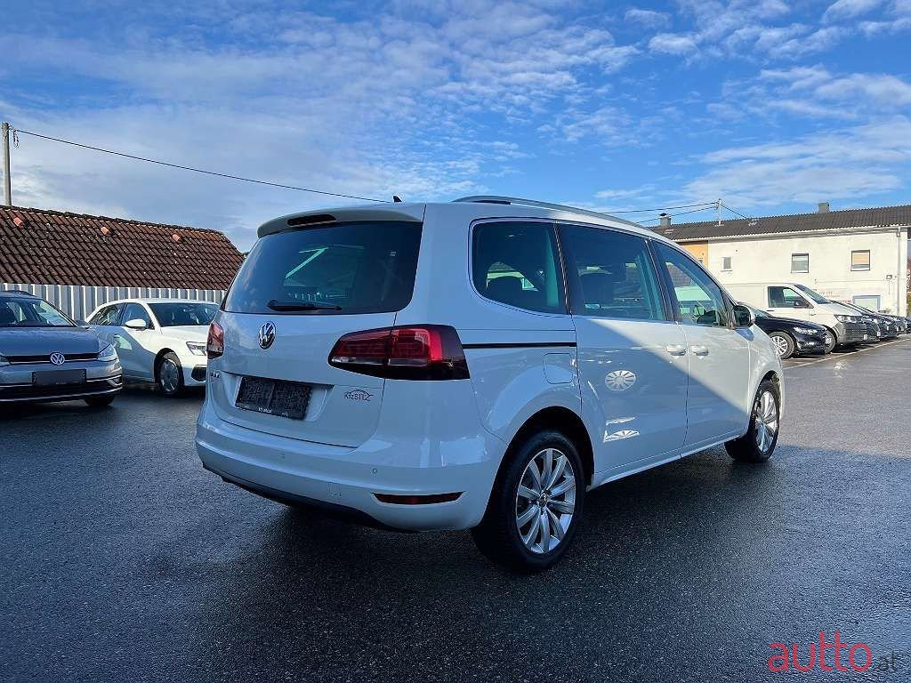 2020' Volkswagen Sharan photo #3