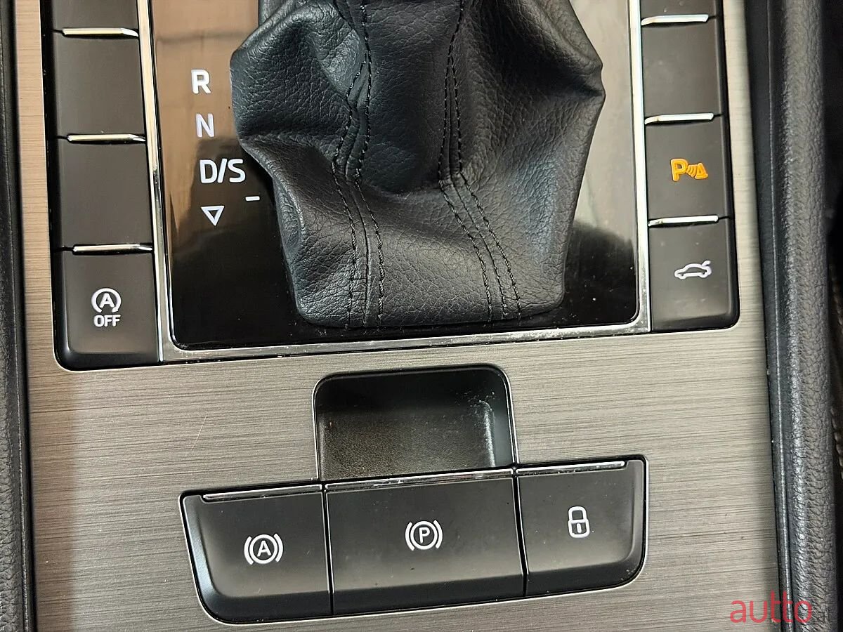 2021' Skoda Superb photo #6