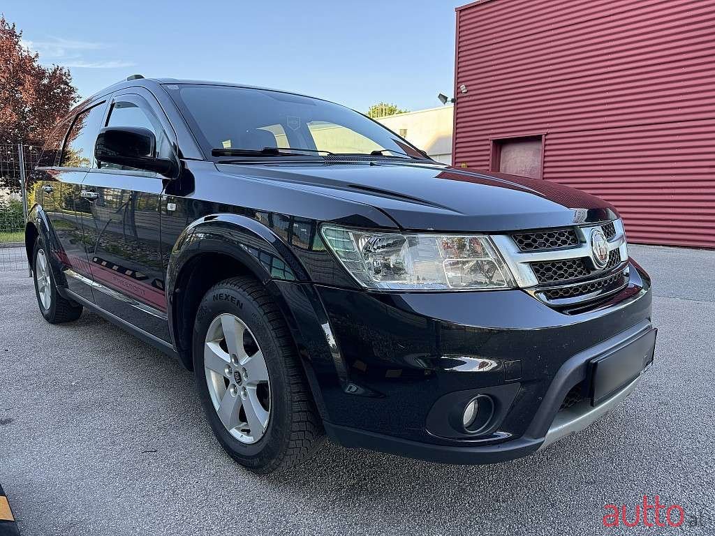 2014' Fiat Freemont photo #4