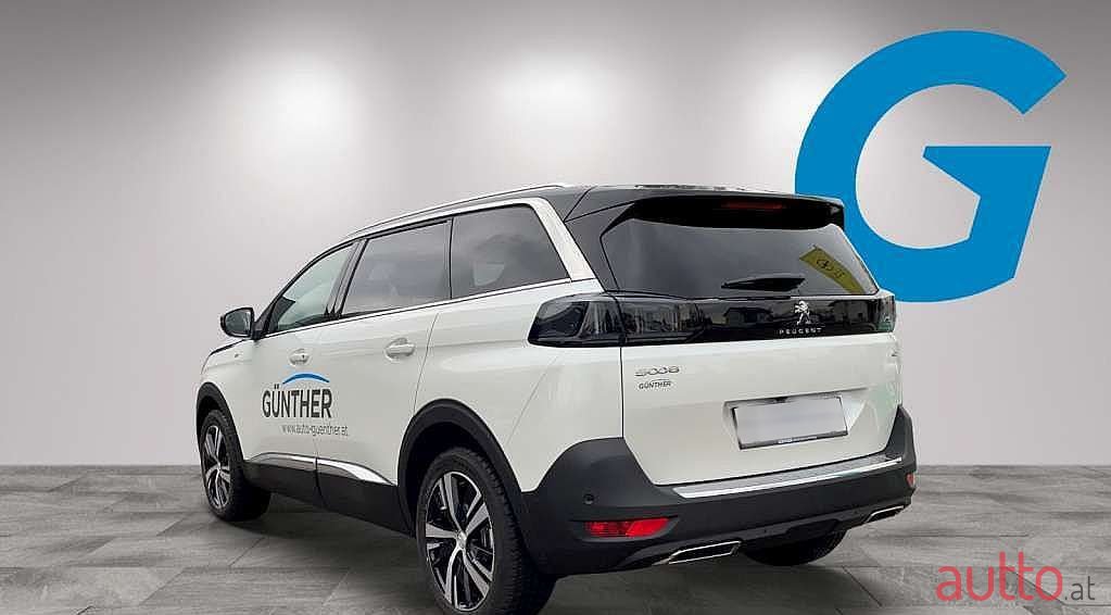 2022' Peugeot 5008 photo #4