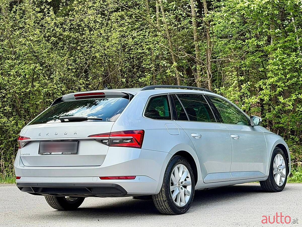 2022' Skoda Superb photo #1