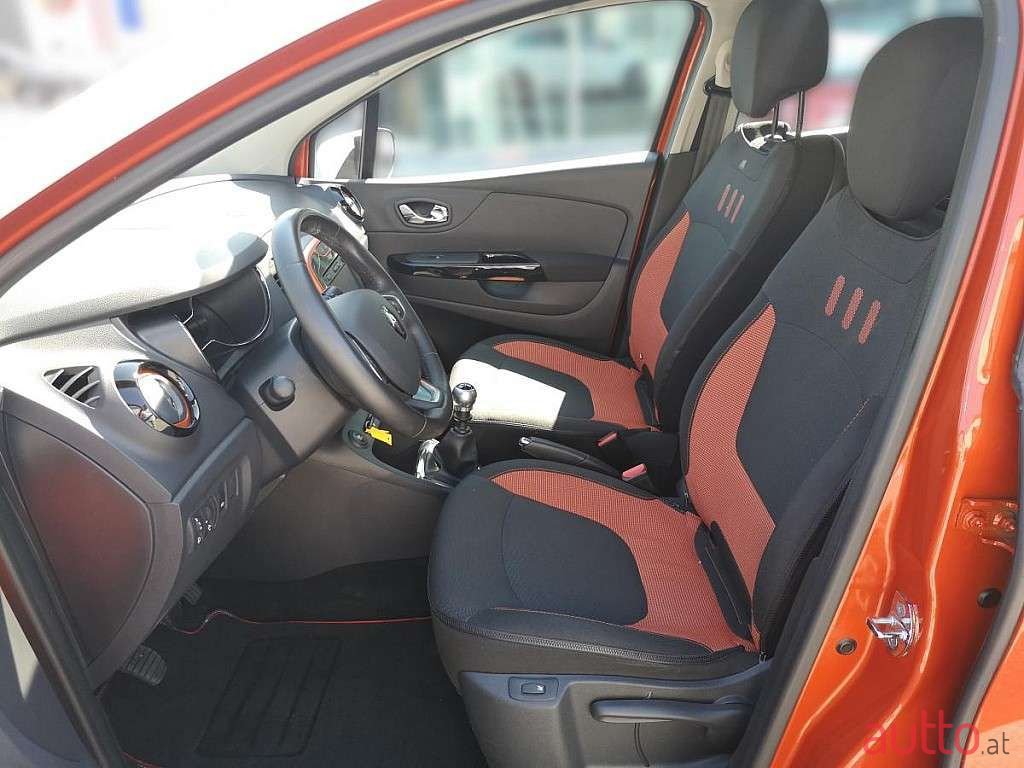 2016' Renault Captur photo #5