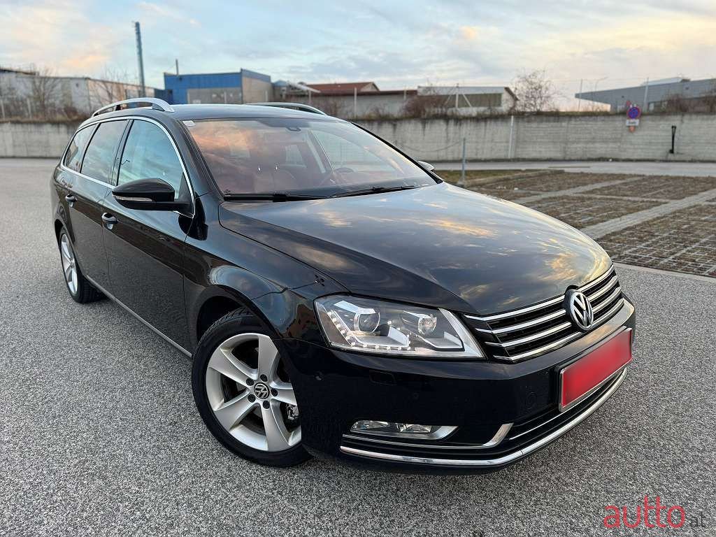 2012' Volkswagen Passat photo #3