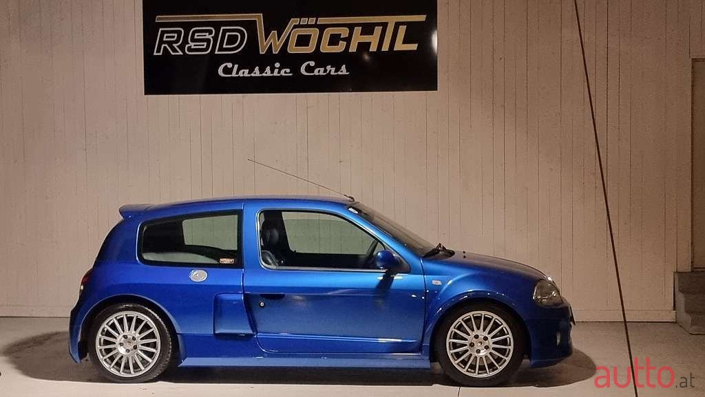 2002' Renault Clio photo #1