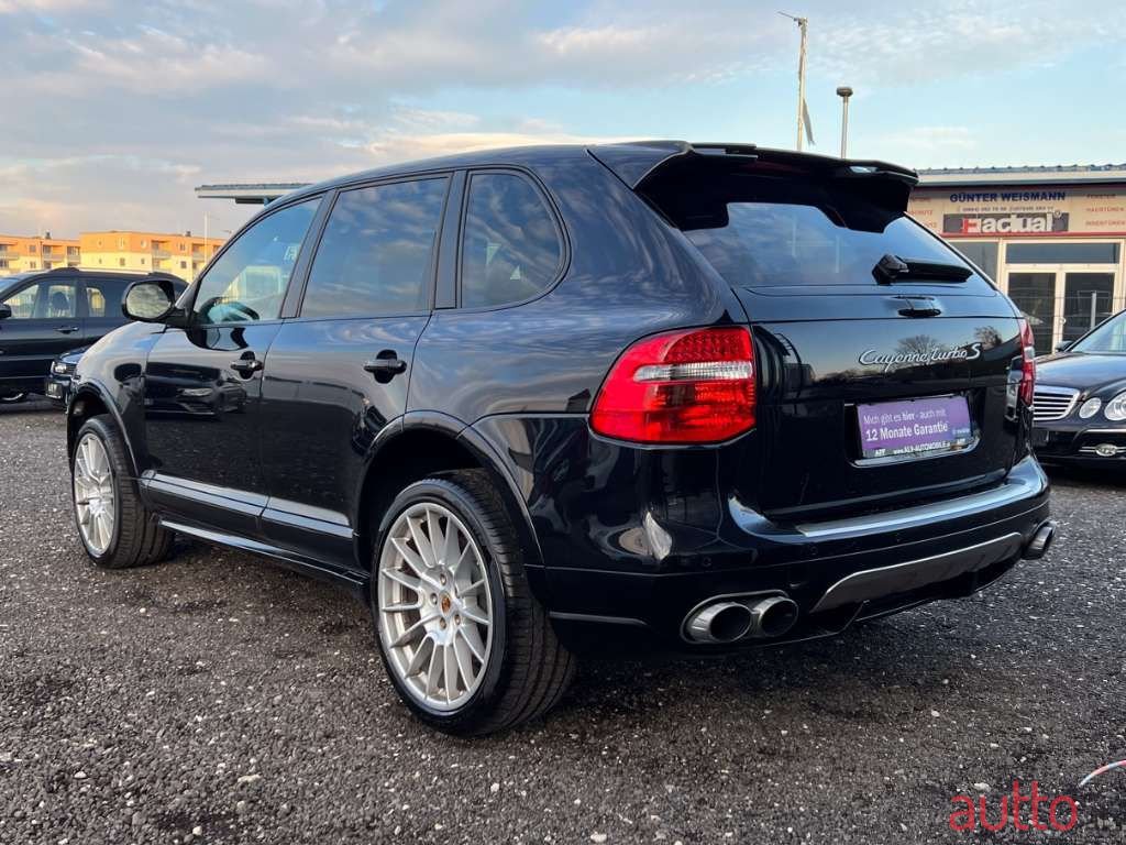 2008' Porsche Cayenne photo #3