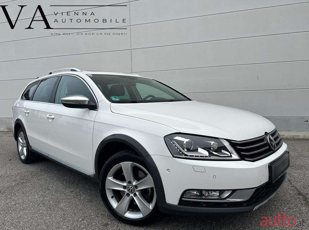 2013' Volkswagen Passat photo #1