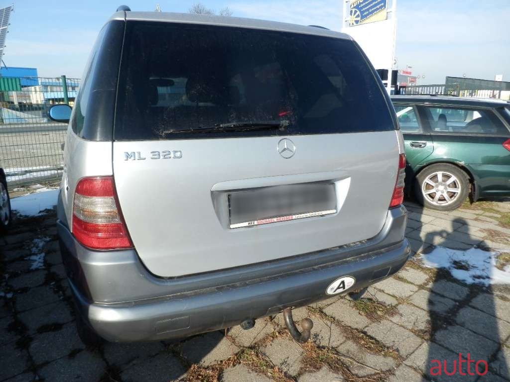 1999' Mercedes-Benz M-Klasse photo #2