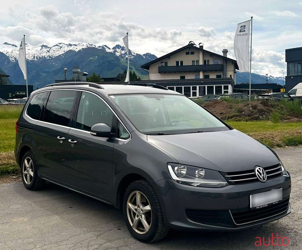 2011' Volkswagen Sharan photo #3