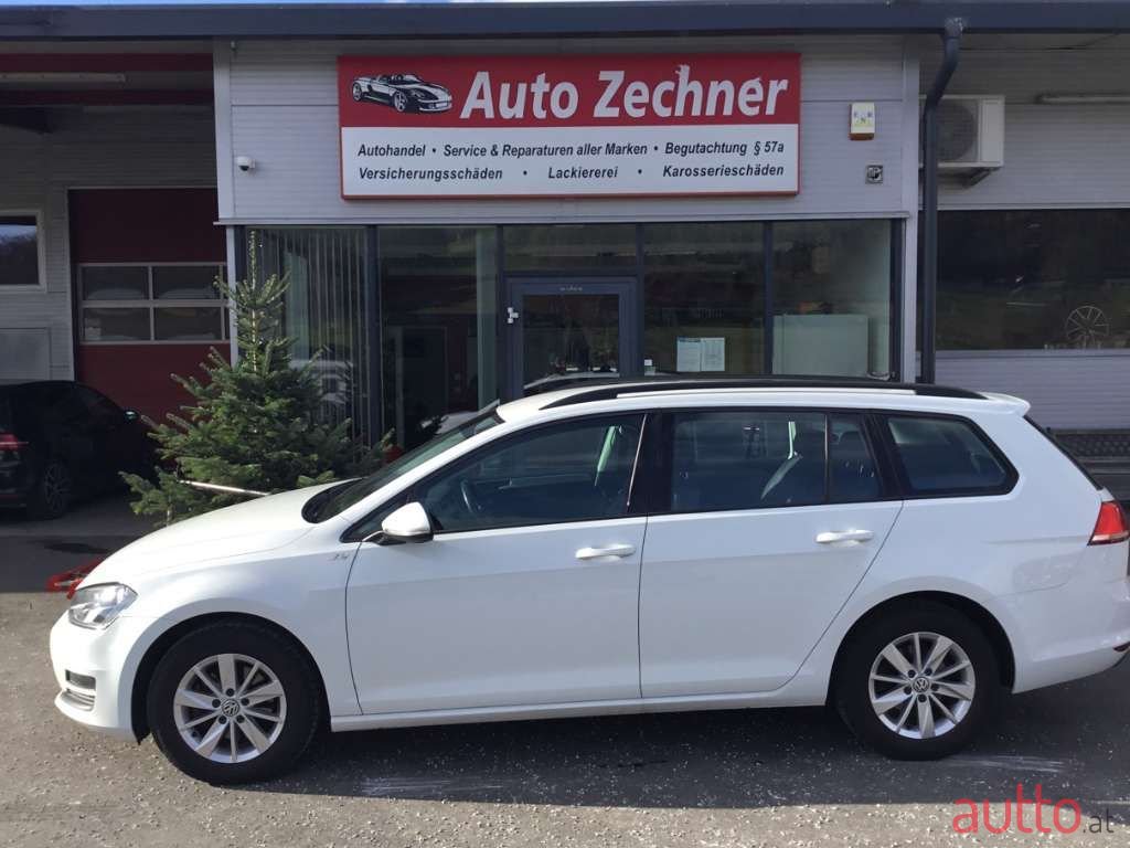 2017' Volkswagen Golf photo #1