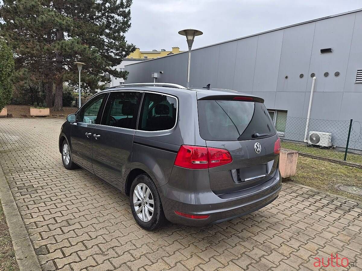 2012' Volkswagen Sharan photo #5