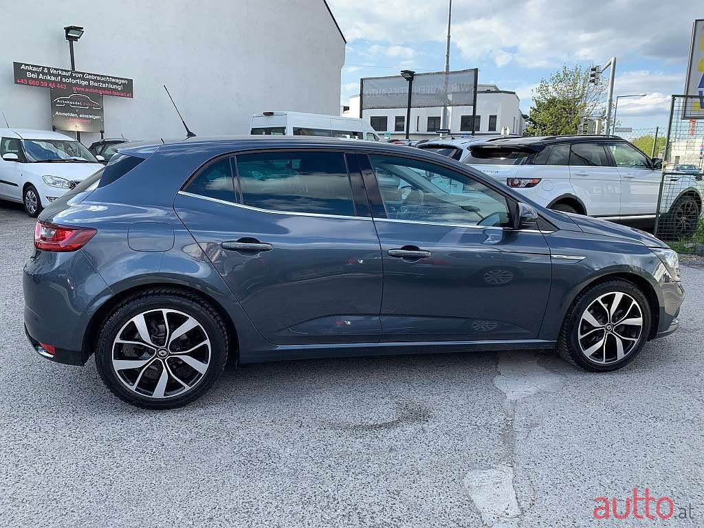 2019' Renault Megane photo #6