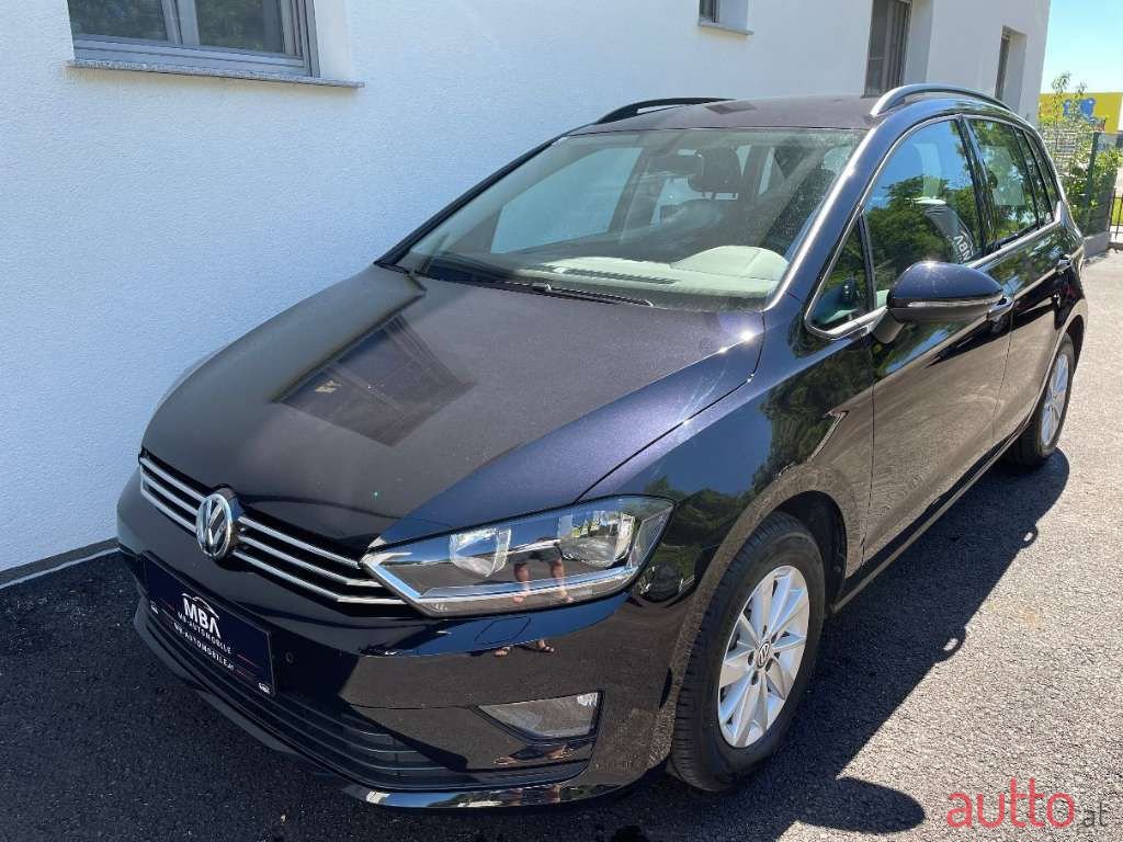 2015' Volkswagen Golf photo #2