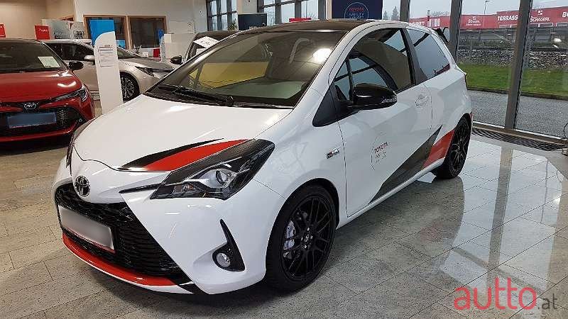 2018' Toyota Yaris photo #1